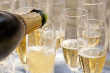 Qual é a Diferença entre Prosecco e Champagne